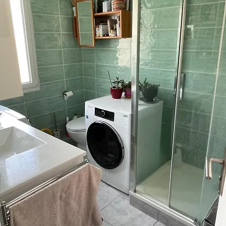 2 Dans Maison Proche Transports Homestay